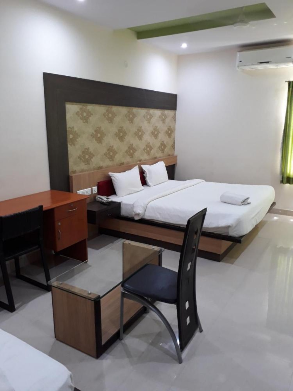 Room image 2